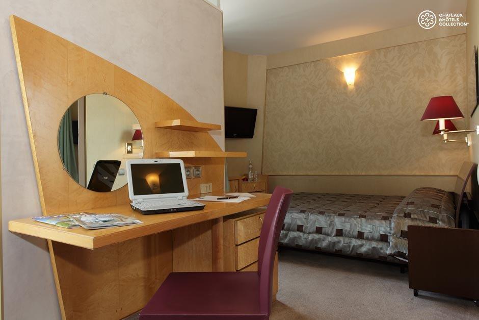 Hotel La Comtesse Paris Room photo